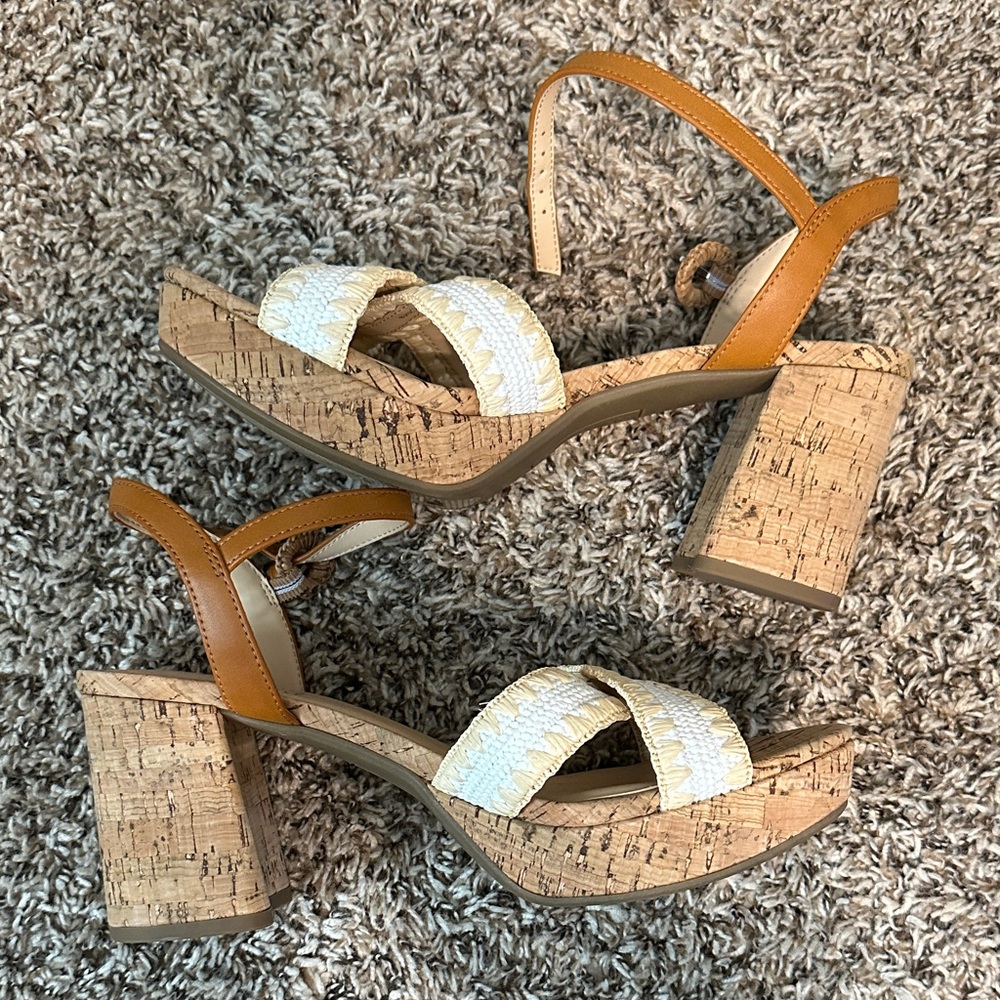 New! Kenneth Cole Heels